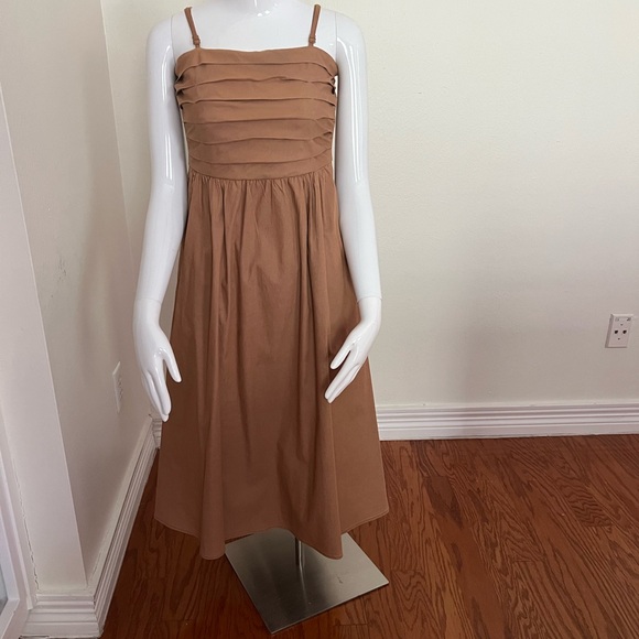 Versona Dresses & Skirts - Versona Tan Midi Dress